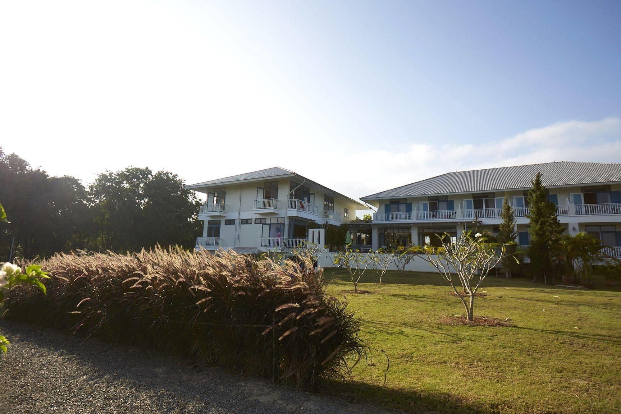 Santosha- Health&Lifestyle Resort Pakchong Exterior photo